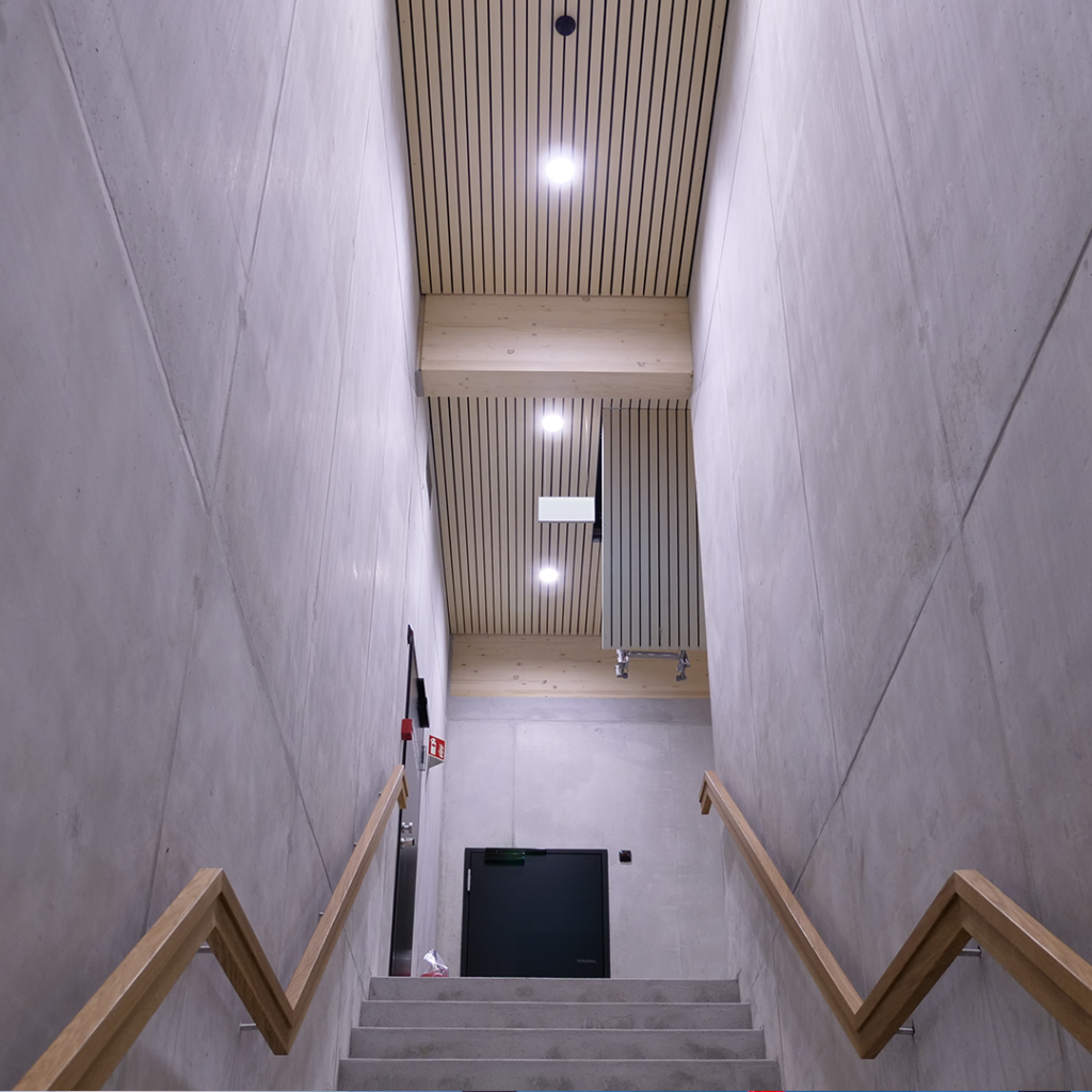 Das neue Hallenbad Gelterkinden bietet alles was das Wasserrattenherz höher schlagen lässt. Mit der LED-Beleuchtung der SelLED AG.