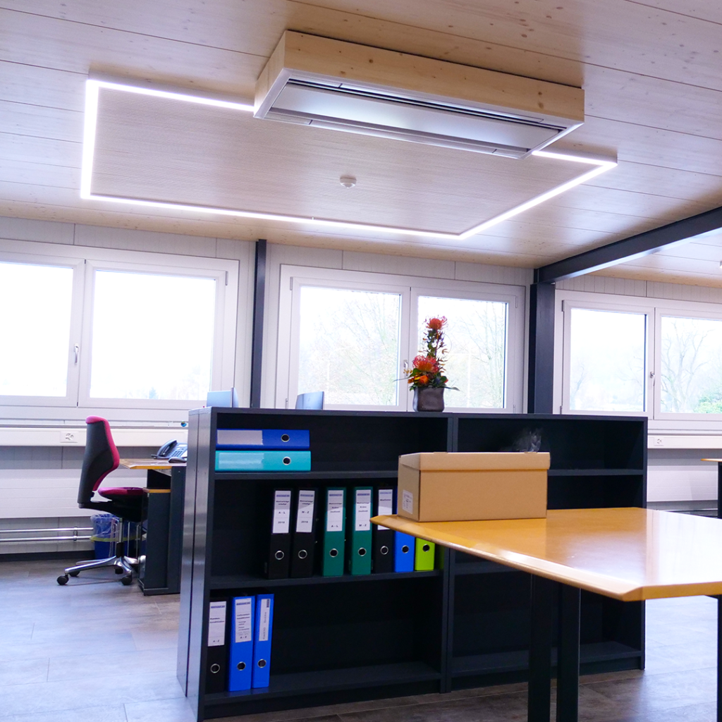 Die LED-Bürobeleuchtung im Geschäftssitz der Bischag verschmilzt perfekt mit dem Schalschutz und erzeugt eine angenehme Atmosphäre.