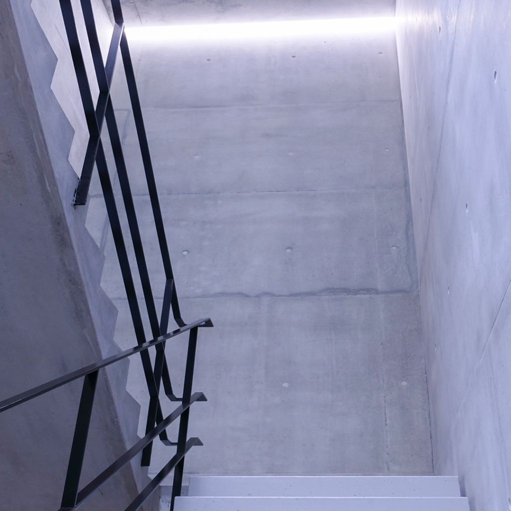 Die Korridore im Pflanzenschutzforschung-Kampus der Syngenta Stein wurden mit einer neuen LED-Gangbeleuchtung versehen.