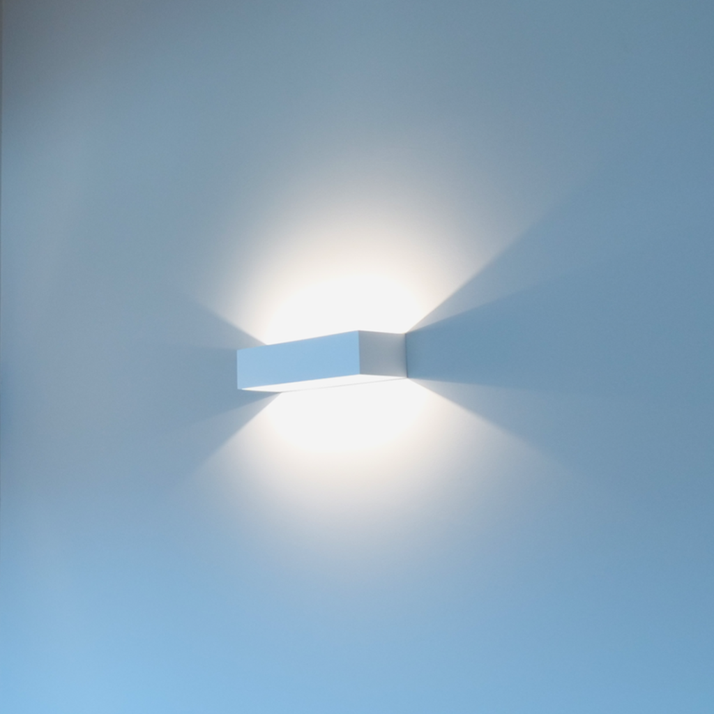 Ein Einfamilienhaus durch uns beleuchtet von der Eingangstüre bis zum Estrich. Wir bieten für jeden Bereich die passende LED-Beleuchtung.