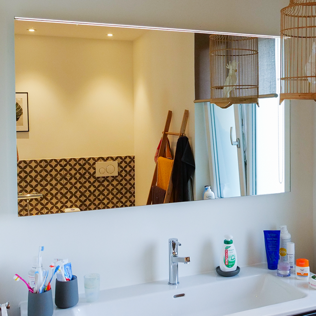 Ein Einfamilienhaus durch uns beleuchtet von der Eingangstüre bis zum Estrich. Wir bieten für jeden Bereich die passende LED-Beleuchtung.