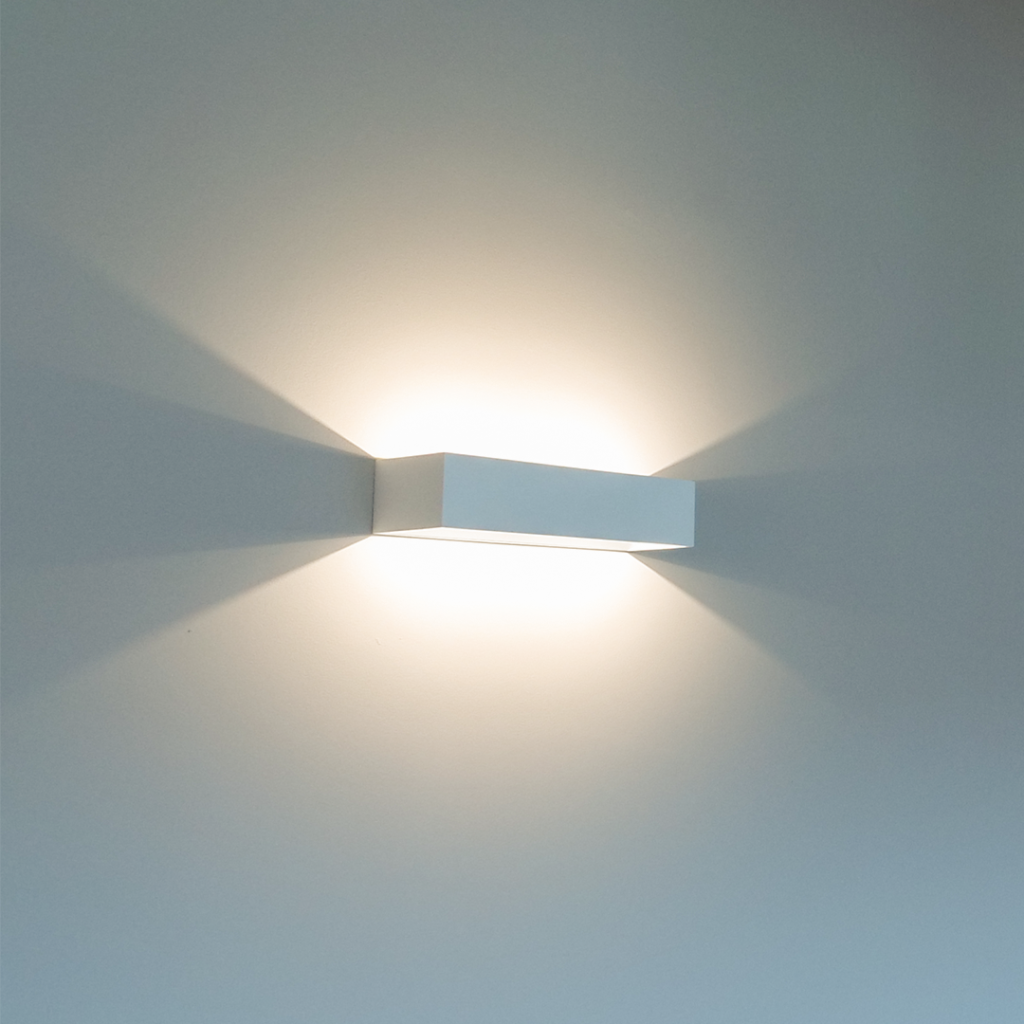 Ein Einfamilienhaus durch uns beleuchtet von der Eingangstüre bis zum Estrich. Wir bieten für jeden Bereich die passende LED-Beleuchtung.