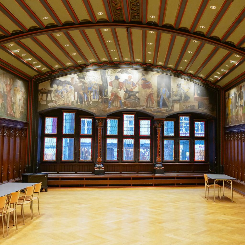 Gibt es einen grossen, bezahlbaren Raum für Festlichkeiten in der Basler Innenstadt? Der Schmiedenzunftsaal ist genau so ein Raum.