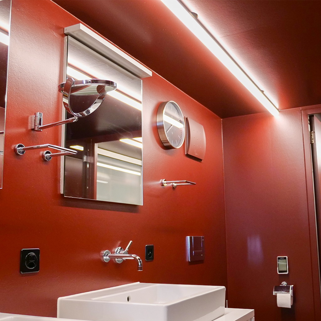 Sie Fragen sich: Wie kann ich aus meinem kleinen, dunklen Badezimmer eine Wohlfühloase zaubern? Ein Apartment in Basel machts vor.