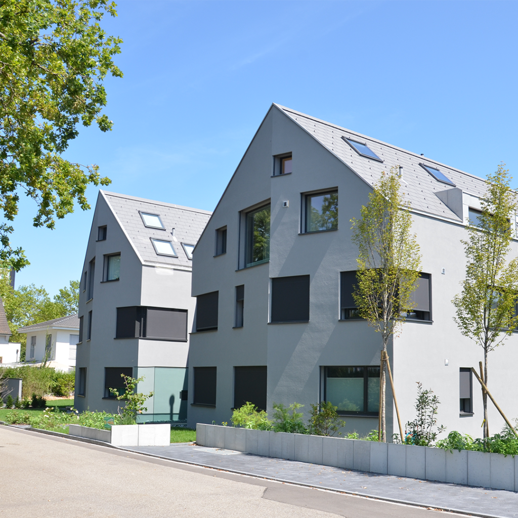 Die funktionale und ästhetische Treppenhausbeleuchtung verleiht dem architektonisch, modernen Bau die emotionale Note.