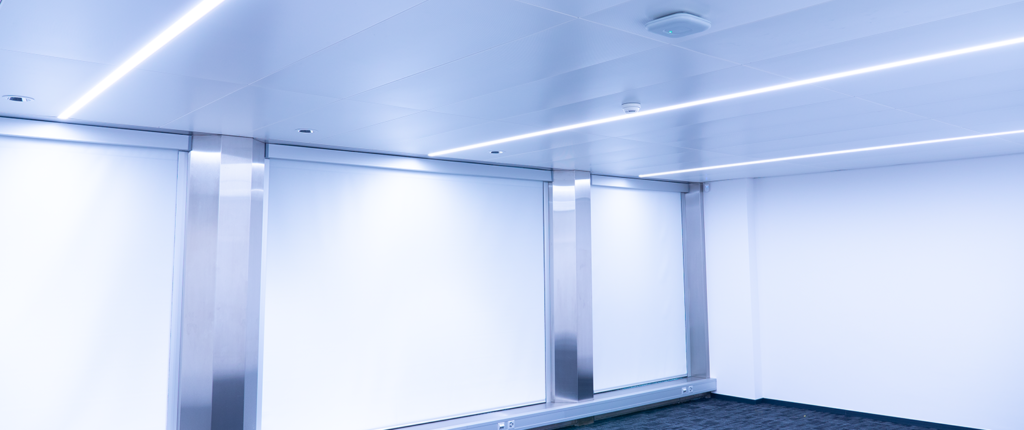 Brauchen Sie genügend Licht, um ausdauernd arbeiten zu können? Hier eine Bürobeleuchtung, welche genau dieses Kriterium erfüllt.
